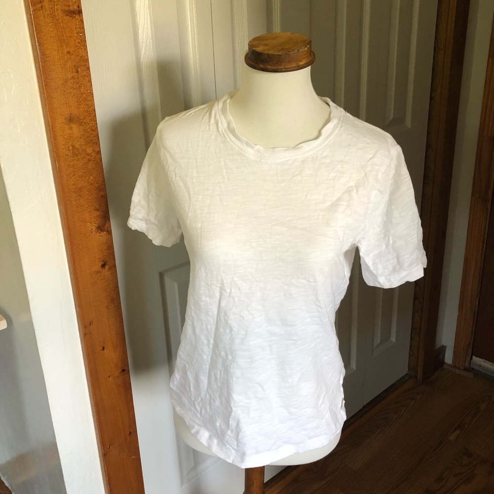 Plain white tshirt